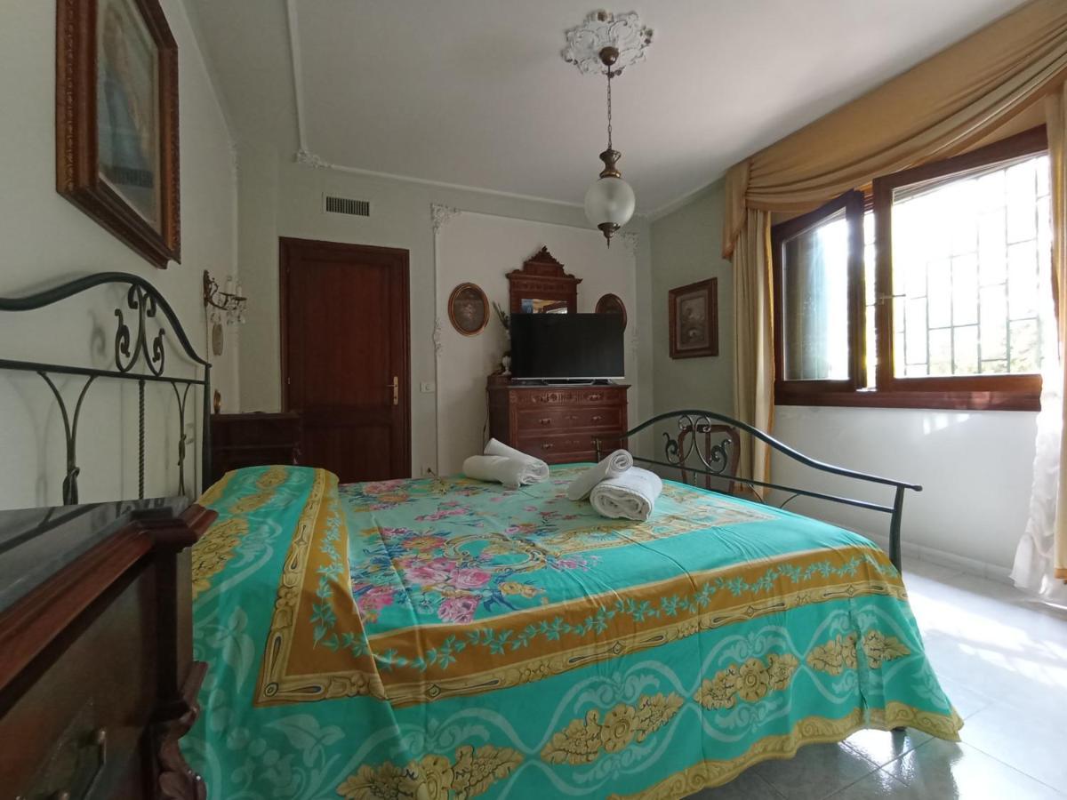 Domus Garden Bed & Breakfast ออลเบีย ภายนอก รูปภาพ